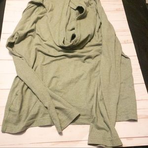 Green Puma Pullover Longsleeved Hoodie (Thinner Fabric)